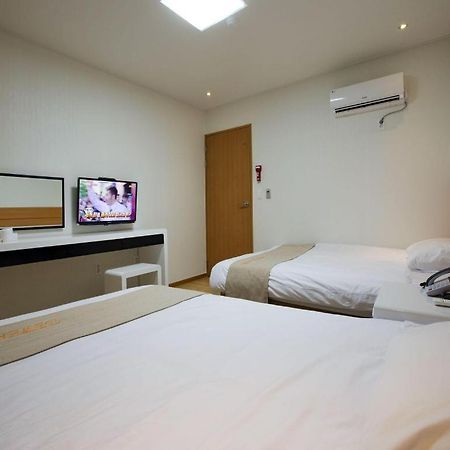Ewha Hotel เมืองเชจู ภายนอก รูปภาพ